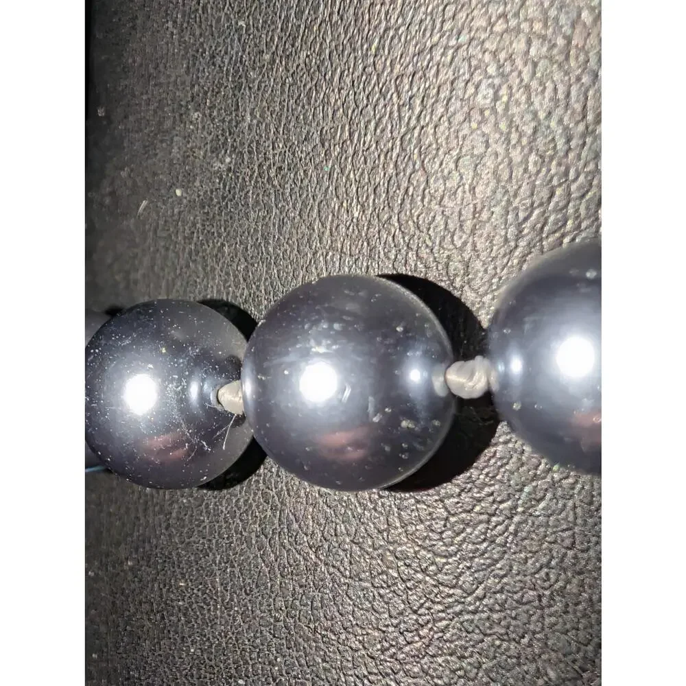 Silver Glass Beaded Necklace With Magnetic Clasp